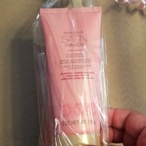 Mary Kay Other - New Mary Kay Satin Hands Set Mary Kay Other - New Mary Kay Satin Hands Set